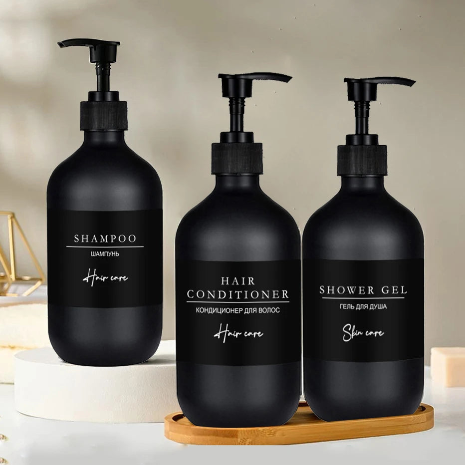 Set 3
distributeur
s noirs mat
500ml - shampoing, après-shampoing et gel douche sur plateau bambou